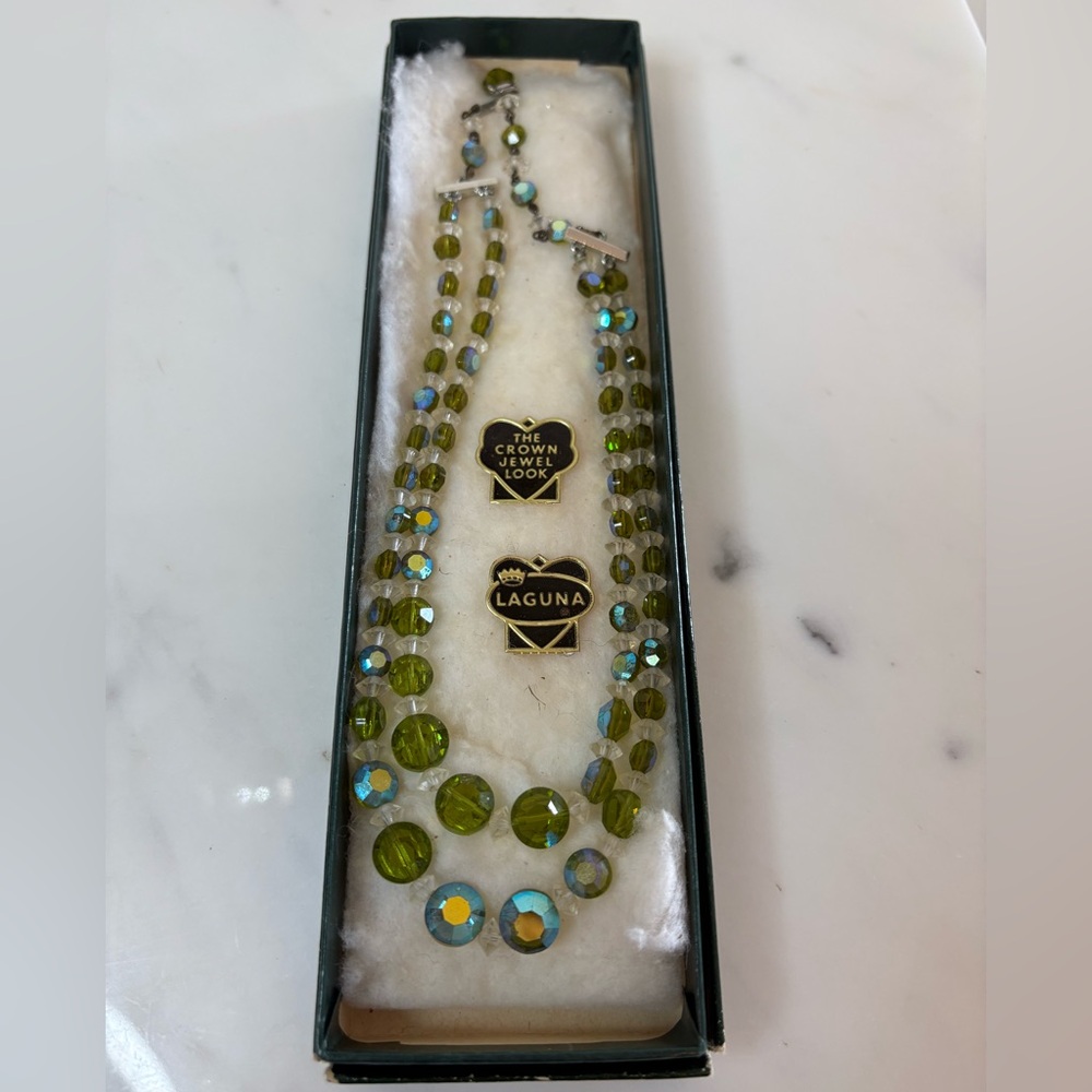 Vintage Laguna Green Aurora Borealis Crystal Necklace “Crown Jewel Look” w Label